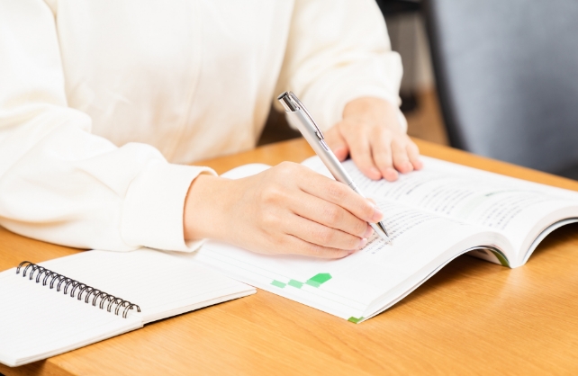 勉強している様子